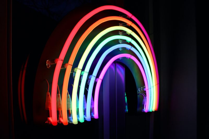 ネオン管の虹