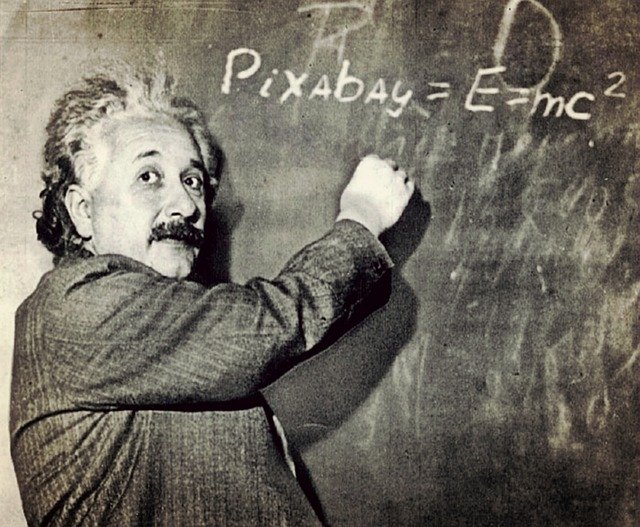 アインシュタインの式E 
